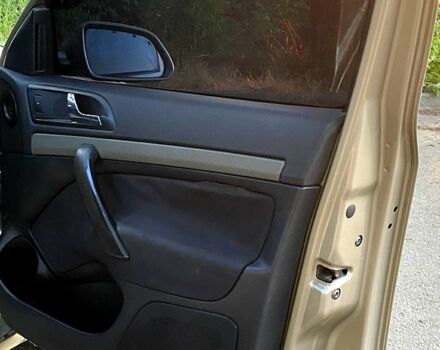 Бежевый Шкода Октавия, объемом двигателя 1.6 л и пробегом 345 тыс. км за 5500 $, фото 5 на Automoto.ua