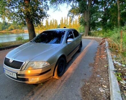 Бежевый Шкода Октавия, объемом двигателя 1.6 л и пробегом 345 тыс. км за 5500 $, фото 3 на Automoto.ua