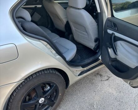 Бежевый Шкода Октавия, объемом двигателя 1.6 л и пробегом 240 тыс. км за 5900 $, фото 5 на Automoto.ua