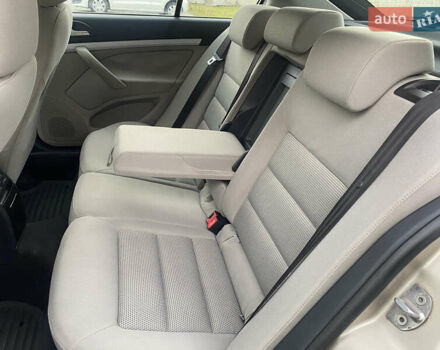 Бежевий Шкода Октавія, об'ємом двигуна 1.6 л та пробігом 229 тис. км за 5000 $, фото 10 на Automoto.ua
