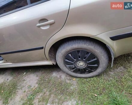 Бежевий Шкода Октавія, об'ємом двигуна 2 л та пробігом 280 тис. км за 4300 $, фото 4 на Automoto.ua