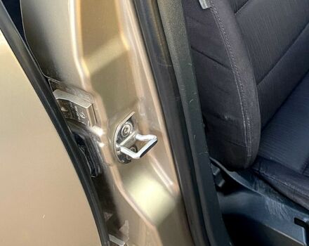 Бежевый Шкода Октавия, объемом двигателя 1.6 л и пробегом 345 тыс. км за 5500 $, фото 6 на Automoto.ua