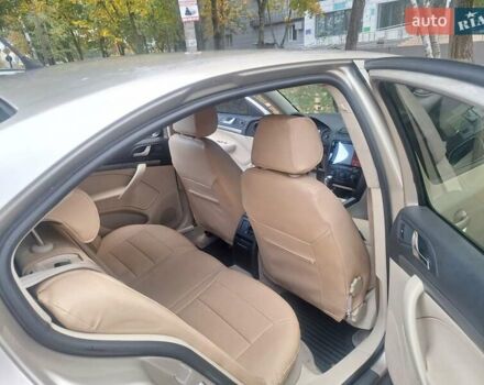 Шкода Октавія 2004 у Дніпро (Дніпропетровську) на Automoto.ua Бежевий Шкода Октавія, об'ємом двигуна 1.6 л та пробігом 250 тис. км за 5900 $, фото 3 на Automoto.ua