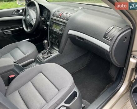 Бежевый Шкода Октавия, объемом двигателя 1.6 л и пробегом 155 тыс. км за 5750 $, фото 18 на Automoto.ua