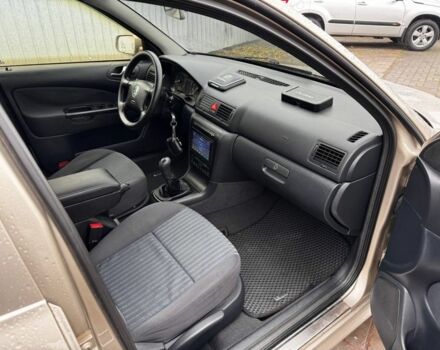 Бежевый Шкода Октавия, объемом двигателя 1.6 л и пробегом 245 тыс. км за 4999 $, фото 11 на Automoto.ua