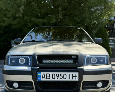 Бежевый Шкода Октавия, объемом двигателя 2 л и пробегом 125 тыс. км за 8500 $, фото 2 на Automoto.ua