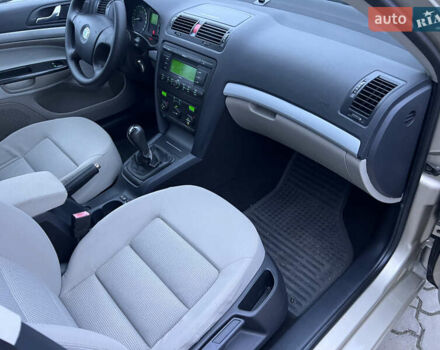 Бежевый Шкода Октавия, объемом двигателя 1.6 л и пробегом 212 тыс. км за 5490 $, фото 24 на Automoto.ua