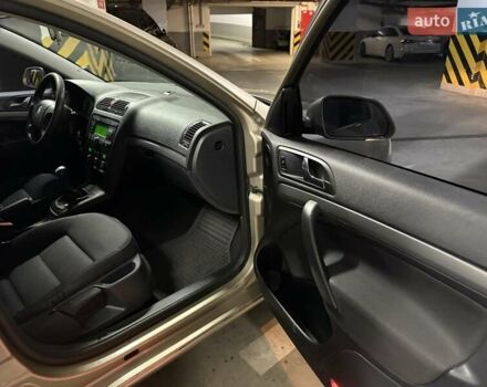 Бежевый Шкода Октавия, объемом двигателя 1.6 л и пробегом 206 тыс. км за 5200 $, фото 31 на Automoto.ua