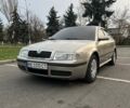 Бежевий Шкода Октавія, об'ємом двигуна 1.6 л та пробігом 200 тис. км за 6200 $, фото 1 на Automoto.ua