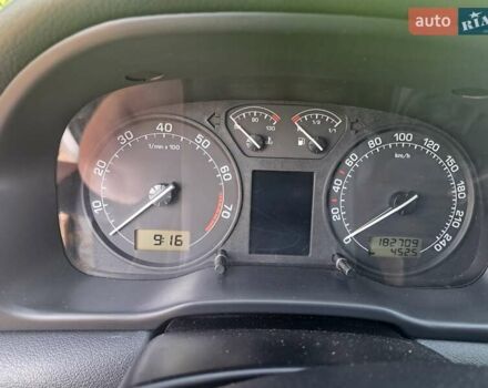 Бежевый Шкода Октавия, объемом двигателя 1.6 л и пробегом 183 тыс. км за 5700 $, фото 5 на Automoto.ua