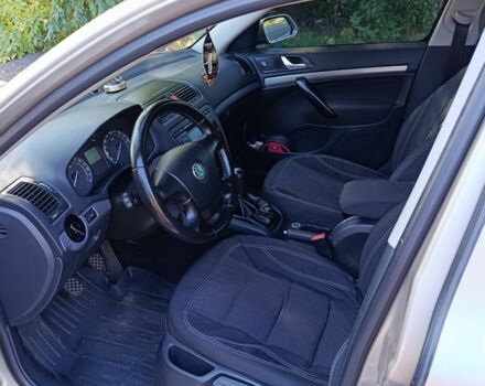 Бежевый Шкода Октавия, объемом двигателя 1.6 л и пробегом 250 тыс. км за 6000 $, фото 3 на Automoto.ua