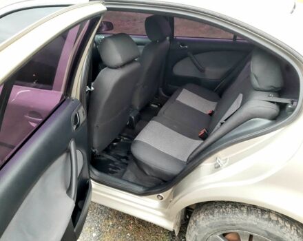 Шкода Октавія 2005 у Чугуеве на Automoto.ua Бежевий Шкода Октавія, об'ємом двигуна 1.6 л та пробігом 248 тис. км за 5750 $, фото 9 на Automoto.ua