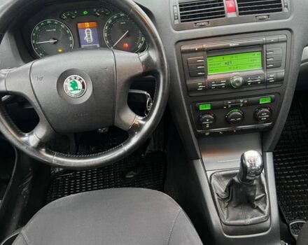 Бежевый Шкода Октавия, объемом двигателя 2 л и пробегом 242 тыс. км за 2599 $, фото 1 на Automoto.ua