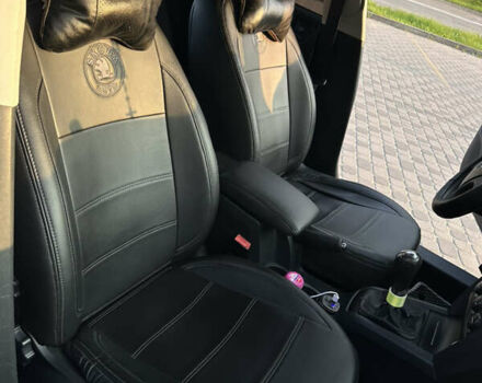 Бежевый Шкода Октавия, объемом двигателя 1.9 л и пробегом 302 тыс. км за 5400 $, фото 2 на Automoto.ua