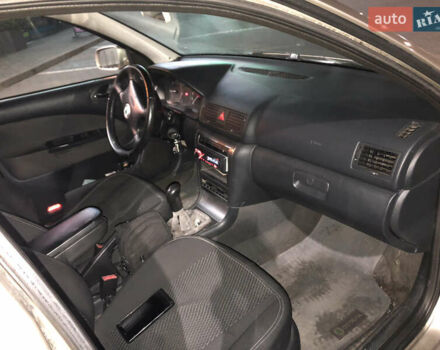 Бежевый Шкода Октавия, объемом двигателя 1.9 л и пробегом 593 тыс. км за 4800 $, фото 6 на Automoto.ua