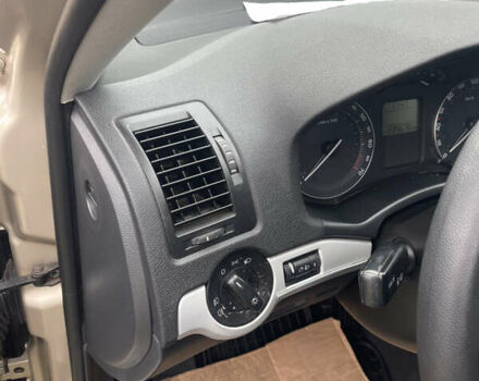 Бежевий Шкода Октавія, об'ємом двигуна 0 л та пробігом 235 тис. км за 6450 $, фото 55 на Automoto.ua