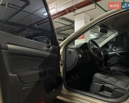 Бежевый Шкода Октавия, объемом двигателя 1.6 л и пробегом 206 тыс. км за 5200 $, фото 13 на Automoto.ua