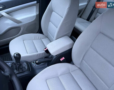 Бежевый Шкода Октавия, объемом двигателя 1.6 л и пробегом 212 тыс. км за 5490 $, фото 20 на Automoto.ua