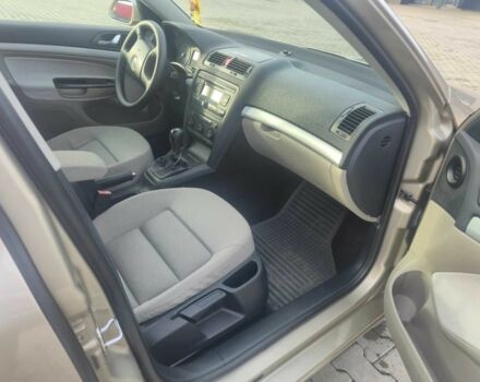 Бежевий Шкода Октавія, об'ємом двигуна 1.6 л та пробігом 212 тис. км за 5999 $, фото 23 на Automoto.ua