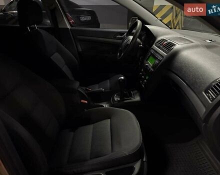 Бежевый Шкода Октавия, объемом двигателя 1.6 л и пробегом 206 тыс. км за 5200 $, фото 33 на Automoto.ua