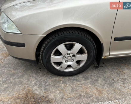 Бежевий Шкода Октавія, об'ємом двигуна 1.6 л та пробігом 347 тис. км за 5200 $, фото 3 на Automoto.ua