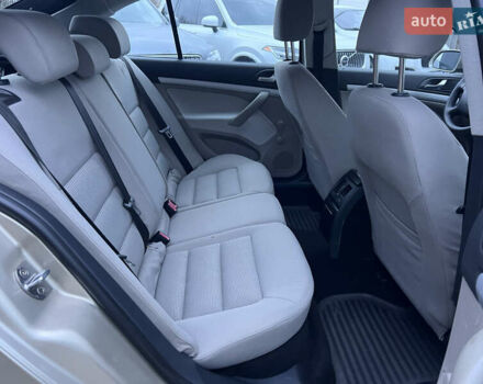 Бежевый Шкода Октавия, объемом двигателя 1.6 л и пробегом 212 тыс. км за 5490 $, фото 26 на Automoto.ua