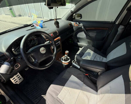 Бежевый Шкода Октавия, объемом двигателя 2 л и пробегом 125 тыс. км за 8500 $, фото 30 на Automoto.ua