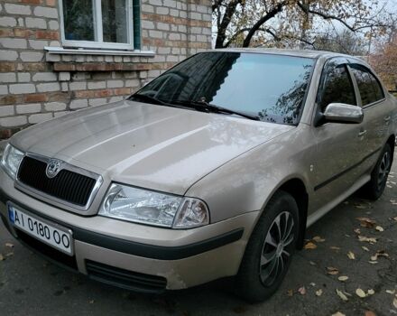 Бежевый Шкода Октавия, объемом двигателя 1.8 л и пробегом 527 тыс. км за 3900 $, фото 4 на Automoto.ua