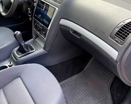 Бежевий Шкода Октавія, об'ємом двигуна 1.6 л та пробігом 265 тис. км за 6500 $, фото 3 на Automoto.ua