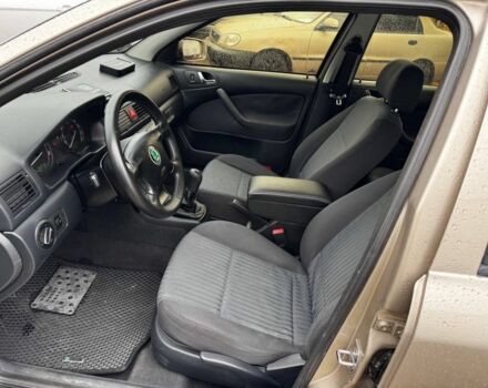 Бежевый Шкода Октавия, объемом двигателя 1.6 л и пробегом 245 тыс. км за 4999 $, фото 7 на Automoto.ua