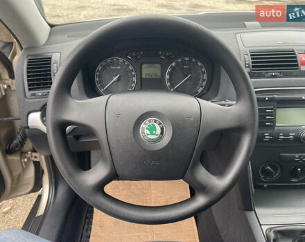 Бежевий Шкода Октавія, об'ємом двигуна 0 л та пробігом 235 тис. км за 6450 $, фото 57 на Automoto.ua