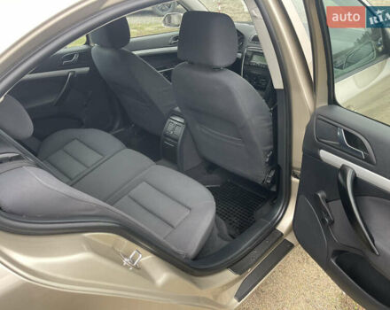 Бежевий Шкода Октавія, об'ємом двигуна 0 л та пробігом 235 тис. км за 6450 $, фото 70 на Automoto.ua