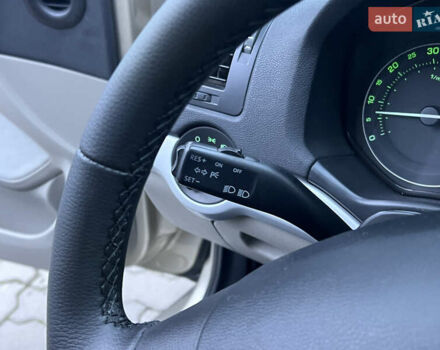 Бежевый Шкода Октавия, объемом двигателя 1.6 л и пробегом 212 тыс. км за 5490 $, фото 14 на Automoto.ua