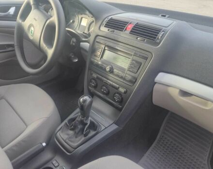 Бежевий Шкода Октавія, об'ємом двигуна 1.6 л та пробігом 212 тис. км за 5999 $, фото 22 на Automoto.ua