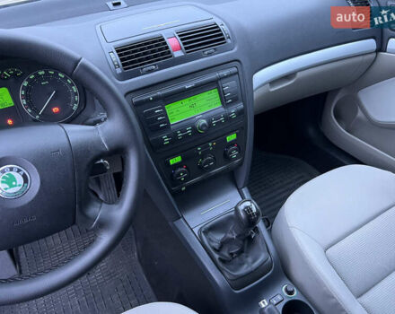 Бежевый Шкода Октавия, объемом двигателя 1.6 л и пробегом 212 тыс. км за 5490 $, фото 17 на Automoto.ua