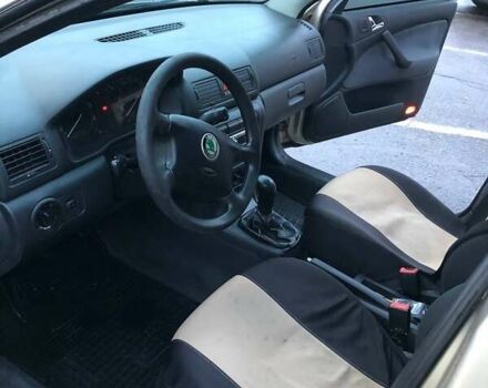 Бежевый Шкода Октавия, объемом двигателя 1.6 л и пробегом 232 тыс. км за 5500 $, фото 6 на Automoto.ua