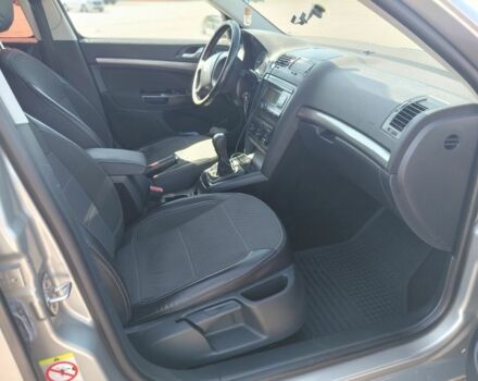 Бежевый Шкода Октавия, объемом двигателя 1.6 л и пробегом 243 тыс. км за 6500 $, фото 9 на Automoto.ua