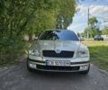 Бежевый Шкода Октавия, объемом двигателя 1.6 л и пробегом 276 тыс. км за 5800 $, фото 1 на Automoto.ua