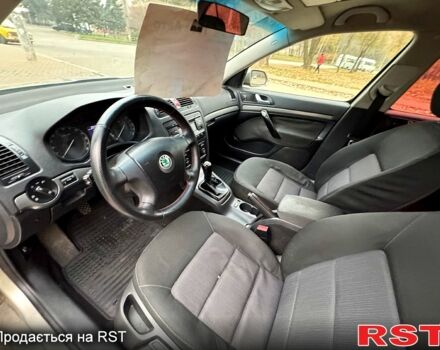 Бежевый Шкода Октавия, объемом двигателя 2 л и пробегом 298 тыс. км за 5300 $, фото 6 на Automoto.ua