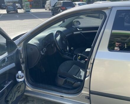 Бежевий Шкода Октавія, об'ємом двигуна 1.6 л та пробігом 306 тис. км за 5450 $, фото 5 на Automoto.ua