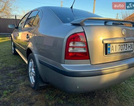 Бежевый Шкода Октавия, объемом двигателя 1.6 л и пробегом 387 тыс. км за 4600 $, фото 1 на Automoto.ua