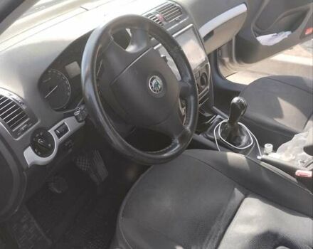 Бежевий Шкода Октавія, об'ємом двигуна 1.6 л та пробігом 242 тис. км за 7500 $, фото 6 на Automoto.ua