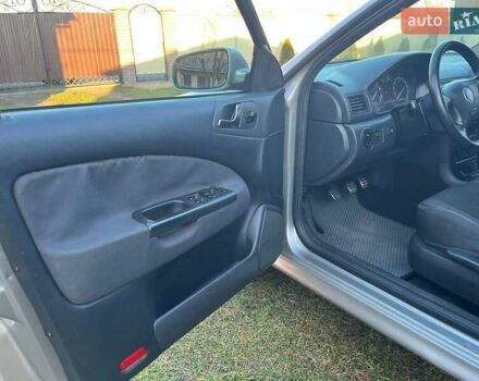 Бежевый Шкода Октавия, объемом двигателя 1.6 л и пробегом 387 тыс. км за 4600 $, фото 21 на Automoto.ua