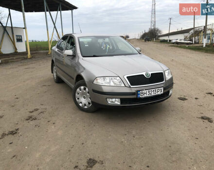 Бежевый Шкода Октавия, объемом двигателя 1.6 л и пробегом 102 тыс. км за 6200 $, фото 1 на Automoto.ua