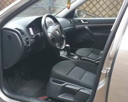 Бежевый Шкода Октавия, объемом двигателя 1.6 л и пробегом 175 тыс. км за 7300 $, фото 6 на Automoto.ua