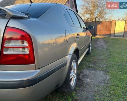 Бежевый Шкода Октавия, объемом двигателя 1.6 л и пробегом 387 тыс. км за 4600 $, фото 2 на Automoto.ua