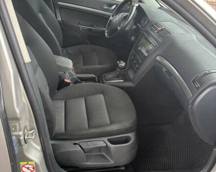 Бежевый Шкода Октавия, объемом двигателя 2.01 л и пробегом 200 тыс. км за 4100 $, фото 6 на Automoto.ua