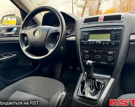 Бежевый Шкода Октавия, объемом двигателя 2 л и пробегом 298 тыс. км за 5300 $, фото 9 на Automoto.ua