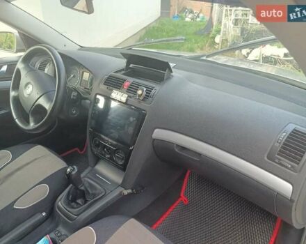 Бежевый Шкода Октавия, объемом двигателя 1.6 л и пробегом 230 тыс. км за 5800 $, фото 32 на Automoto.ua