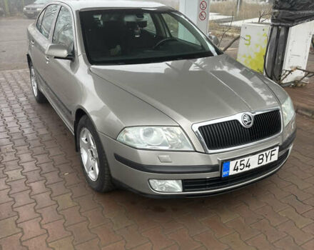 Бежевый Шкода Октавия, объемом двигателя 2.01 л и пробегом 200 тыс. км за 4100 $, фото 1 на Automoto.ua